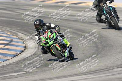 media/Dec-01-2025-Moto Forza (Mon) [[2daa91e15f]]/2-Intermediate Group/Session 2 (Turns 9 and 10)/